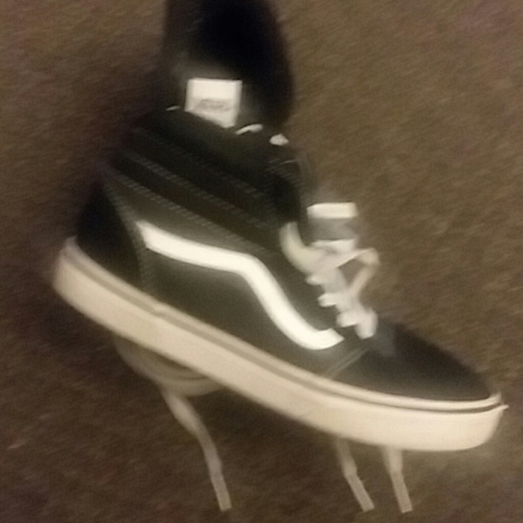 Vans - Picture 4 of 5